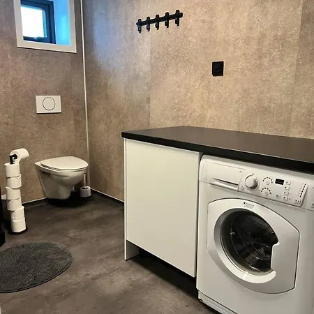 Sentral Toppleilighet 3.etg 4 Pers * Svolvaer