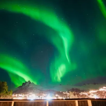 Sentral Toppleilighet 3.etg 4 Pers * Svolvaer