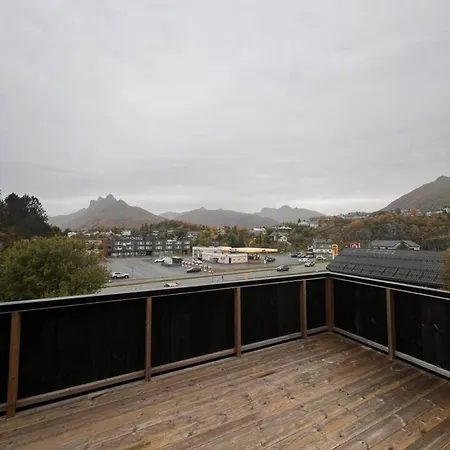 Sentral Toppleilighet 3.etg 4 Pers Apartment Svolvaer