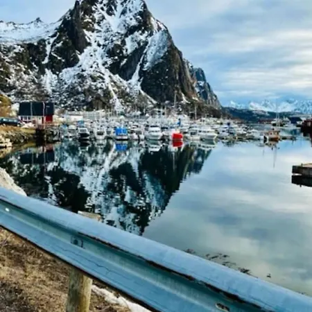 Sentral Toppleilighet 3.etg 4 Pers Apartment Svolvaer
